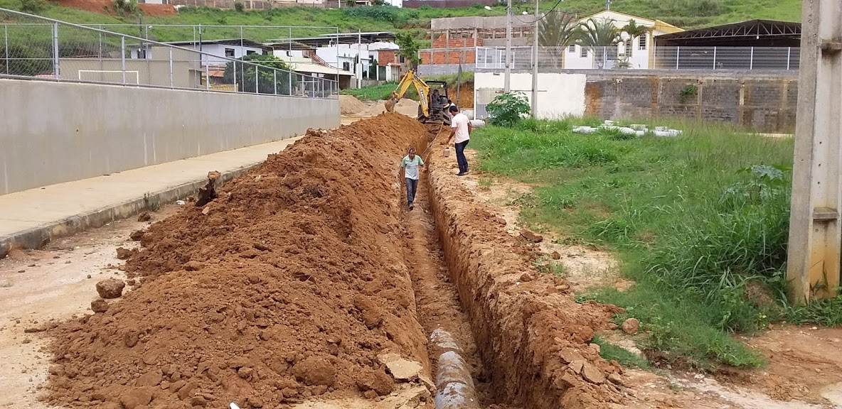 Rede pluvial e esgoto